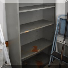 F82. Metal shelving.